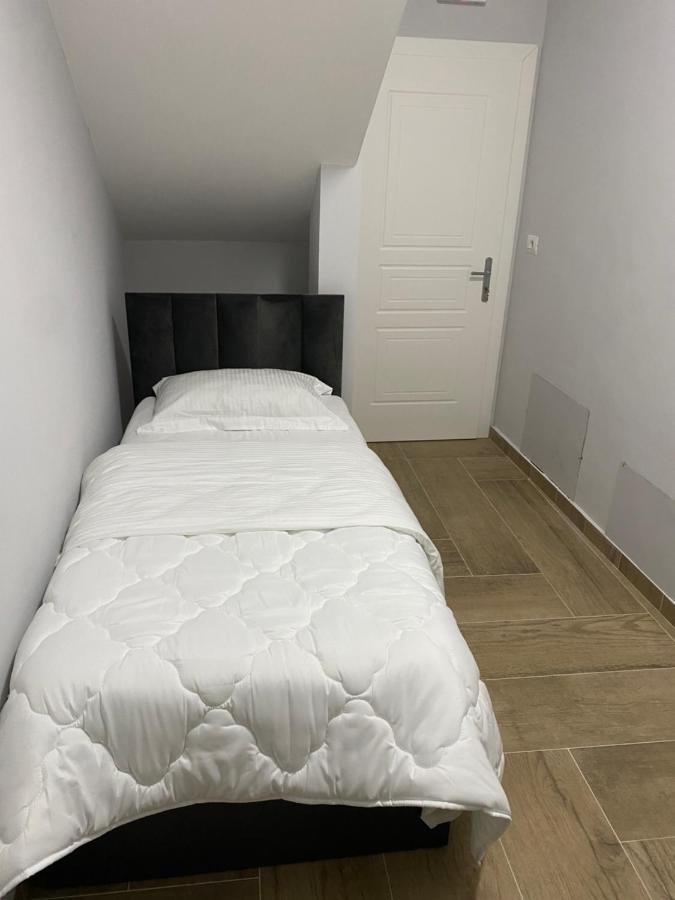 Eagle'S Nest Appartement Shkodër Buitenkant foto