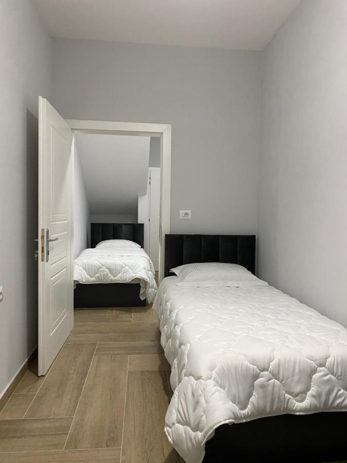 Eagle'S Nest Appartement Shkodër Buitenkant foto
