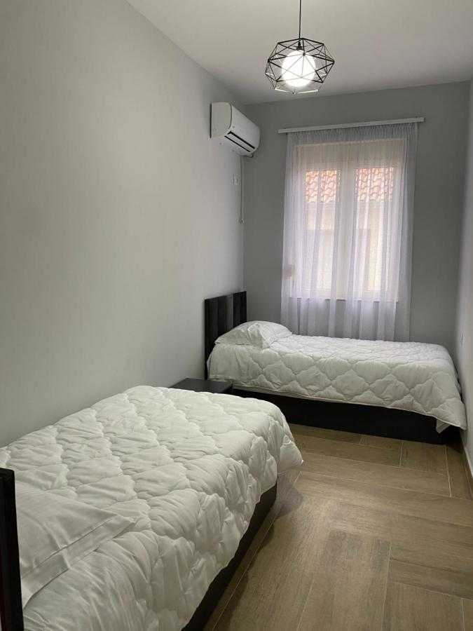 Eagle'S Nest Appartement Shkodër Buitenkant foto