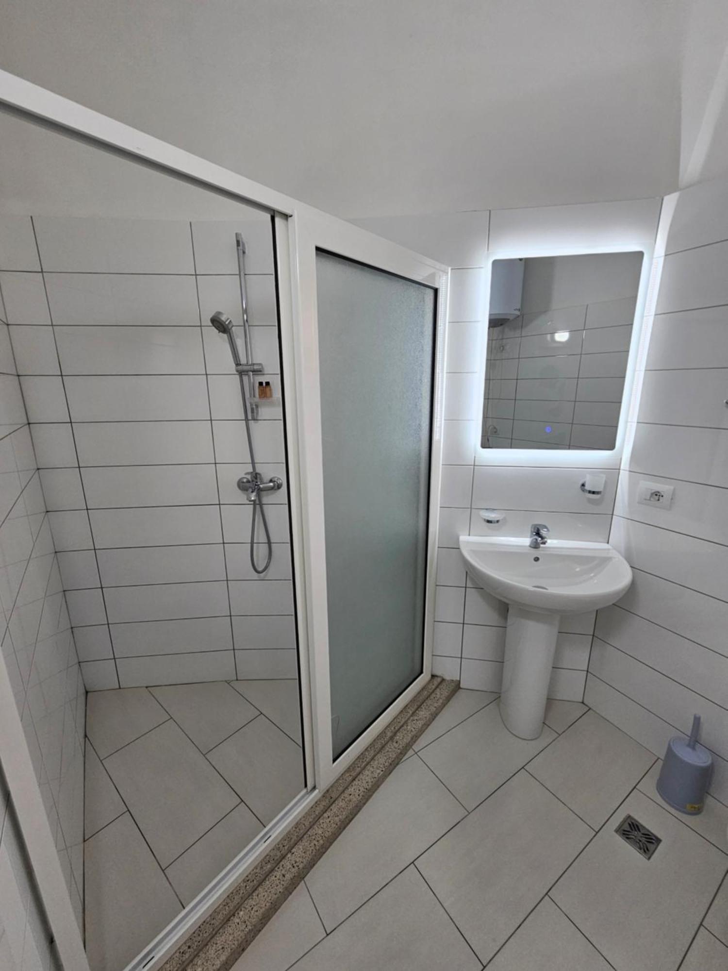 Eagle'S Nest Appartement Shkodër Buitenkant foto